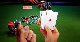 Người dùng chơi slot online trên điện thoại qua sảnh game wim 78
